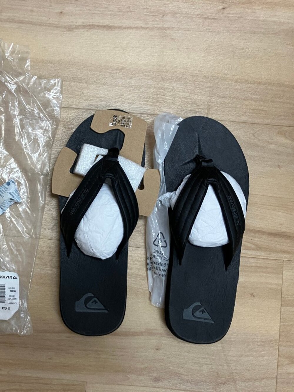 BNWT Quiksilver Carver Nubuck Sandals Men's Size Medium Solid Black